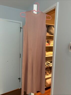 Sleeveless Pleated Maxi Dress in Dusty Rose